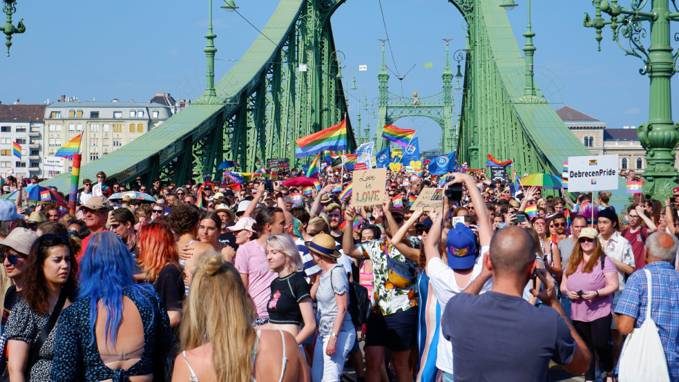 Betiltotta a rendőrség a Pride-gyanús felvonulást Budapesten