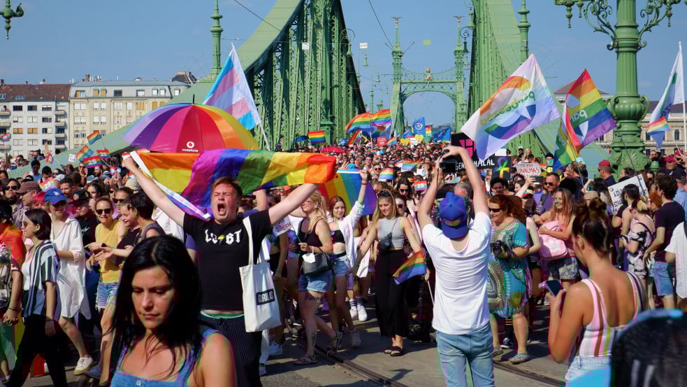 Kivágja a budapesti Pride-os részt reklámfilmjéből az Erste