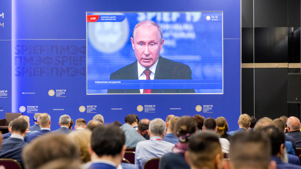 "Okos szavazással" buktatná meg Putyin pártját az Egyesült Államok? - bekérették az amerikai nagykövetet
