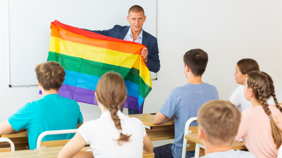 Bezuhant a homoszexualitás elfogadottsága a holland tinik körében