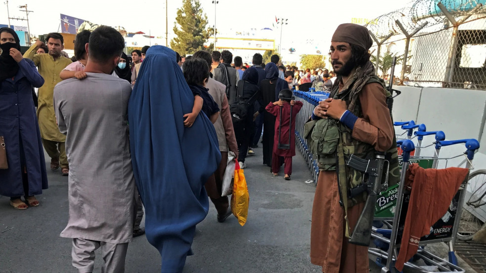 Keresztényvadászat Afganisztánban: akinek Bibliát találnak a telefonján, megölik a tálibok