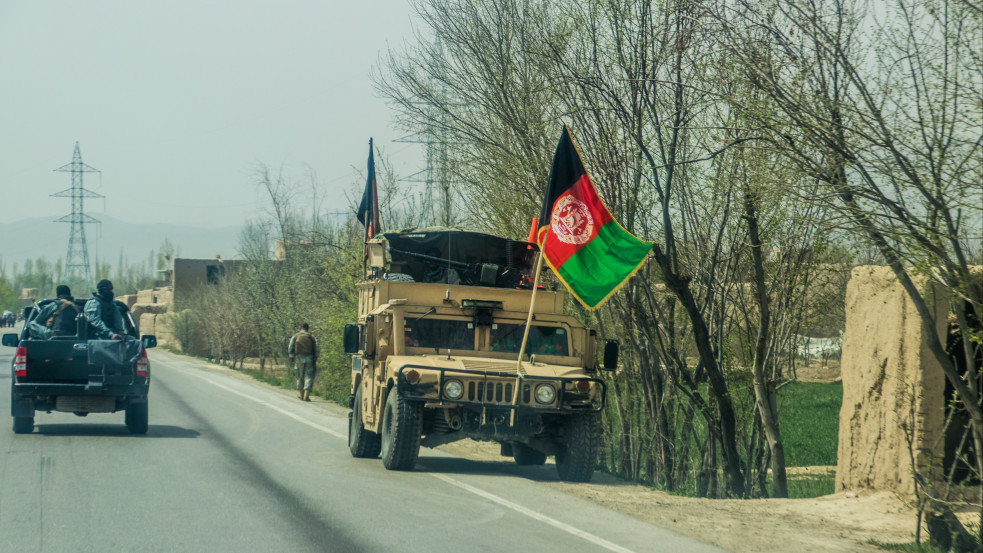 Orosz kémfőnök: az egypólusú világrend végét jelenti az amerikaiak afganisztáni "megfutamodása"