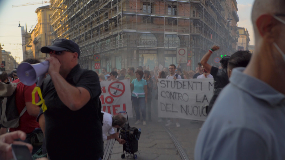 Fel akarták akasztani a miniszterelnököt a radikális oltásellenesek Olaszországban