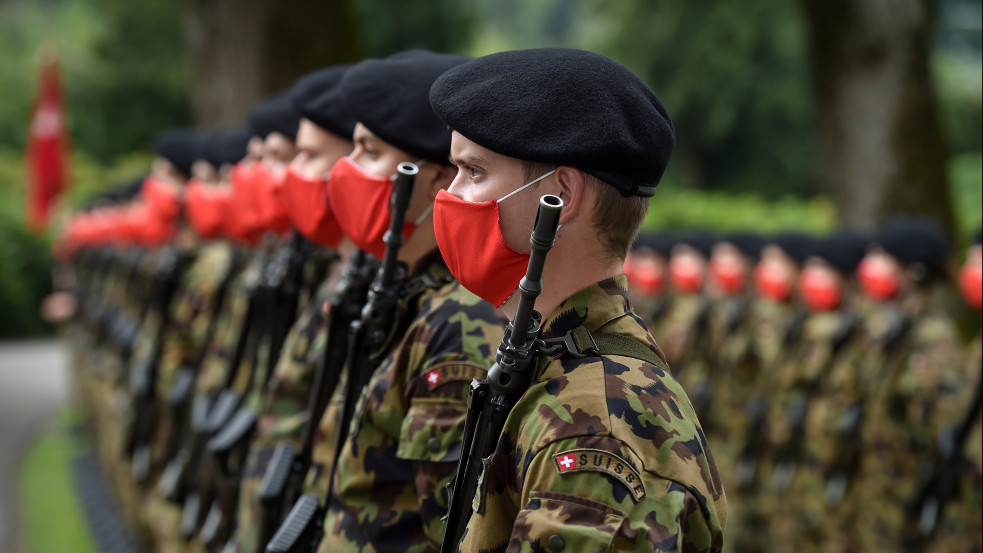 Svájc szorosabbra fűzné kapcsolatait a NATO-val és az EU-val 