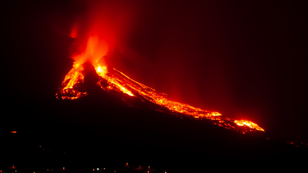 Három hete fáradhatatlanul tombol a vulkán La Palma szigetén - videó