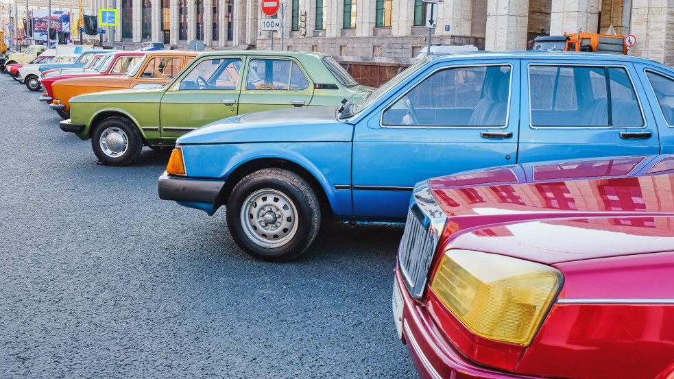 Oroszországban engedélyezték a légzsák, ABS és ESP nélküli autók gyártását