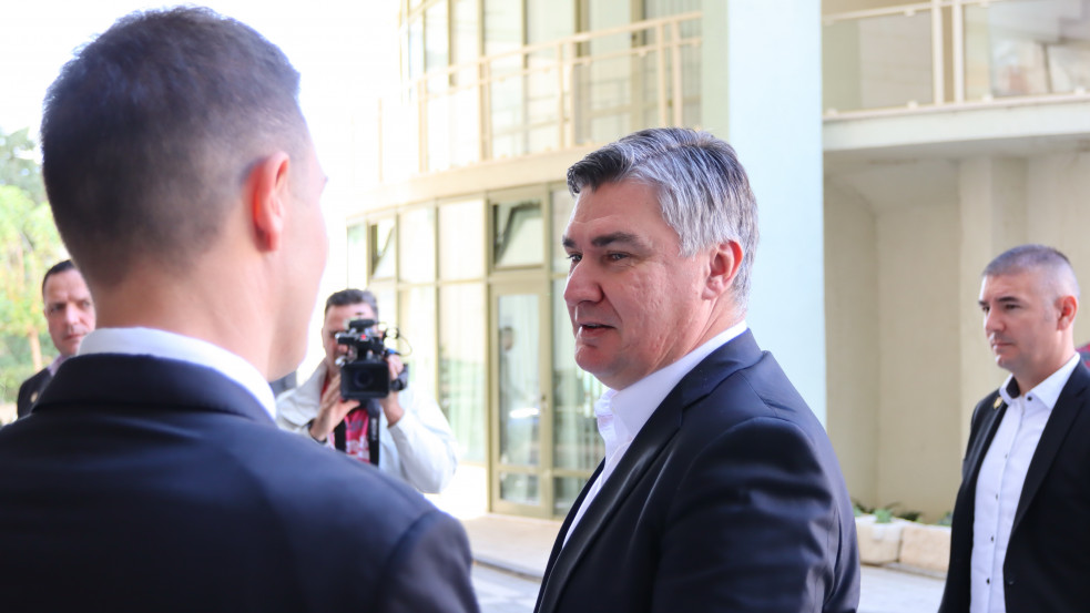 „Washington és Moszkva proxy háborút folytatnak Ukrajna kárára” – mondta a horvát elnök