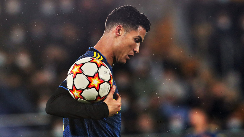 Megható gesztussal fejezték ki részvétüket a fiát elvesztő Cristiano Ronaldo felé a Liverpool szurkolói - videó 