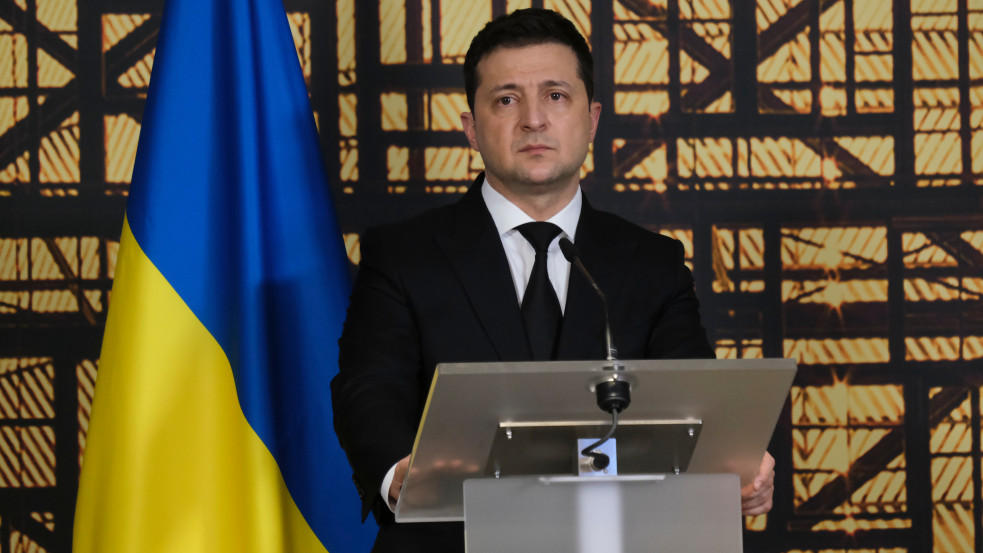 Ukrán elnök: Gyorsan ki kell egészítenünk az ukrán hadsereget és más fegyveres alakulatokat