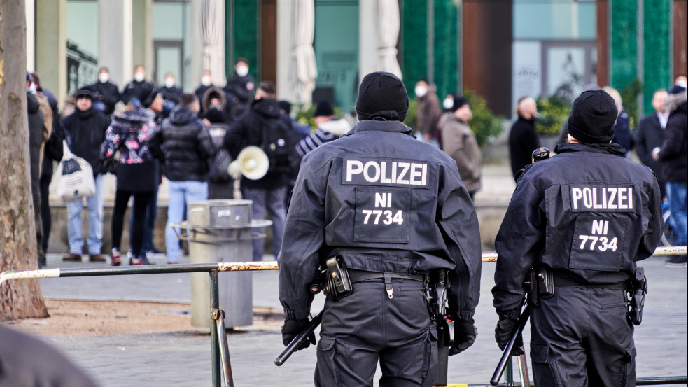  Rendőröket lőttek agyon Németországban, a támadónak nyoma veszett