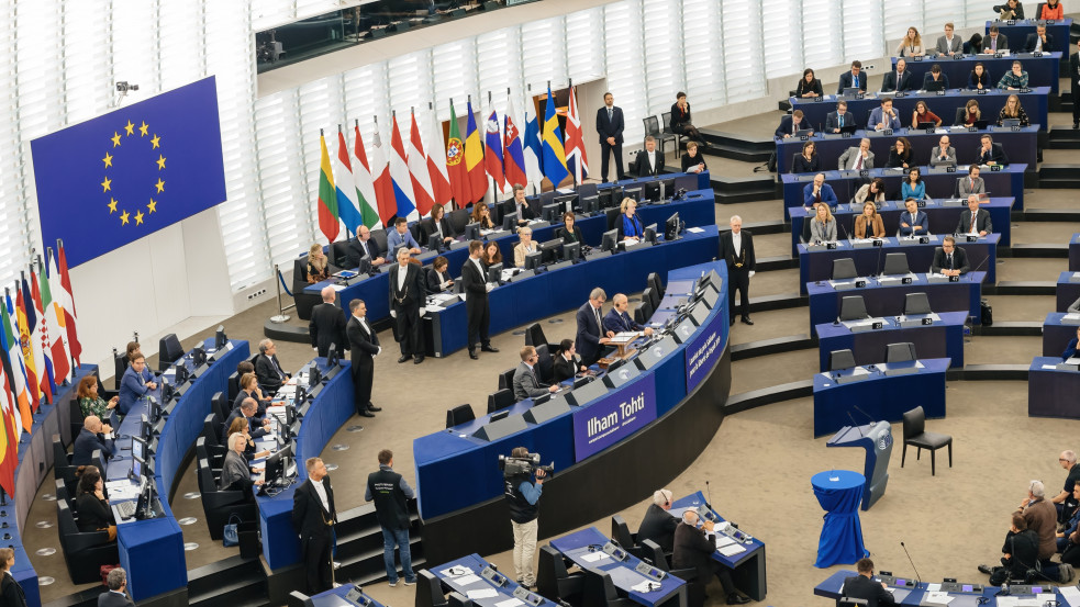 Befagyasztaná az EP az uniós forrásokat - mégsem juthat hozzá Magyarország az EU-s pénzhez?
