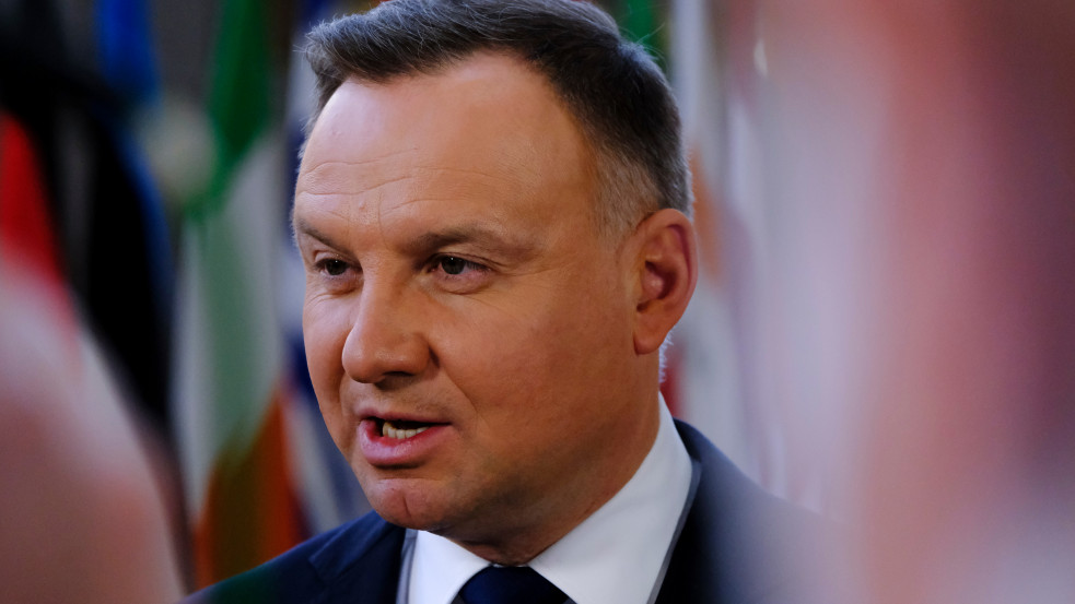 Lengyel elnök a BBC-nek: Putyin politikailag már elvesztette a háborút, és katonailag sem áll nyerésre