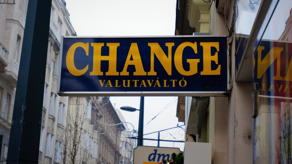 Nagyon meggyengült a forint a héten