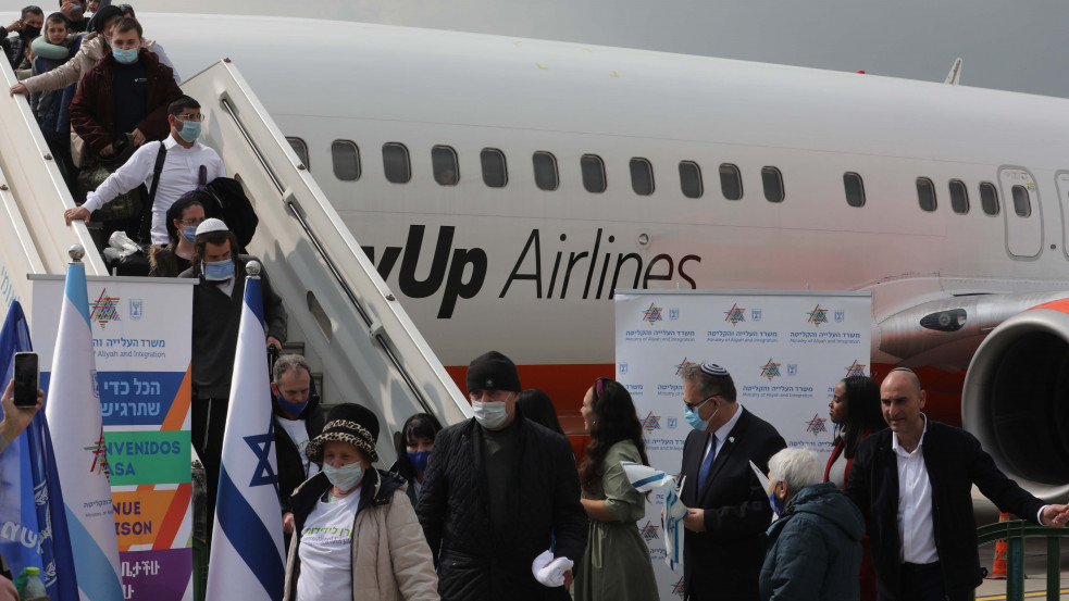 „Emberek tömegére számítunk” - Izrael megkezdte az izraeliek és a zsidók kimenekítését Ukrajnából