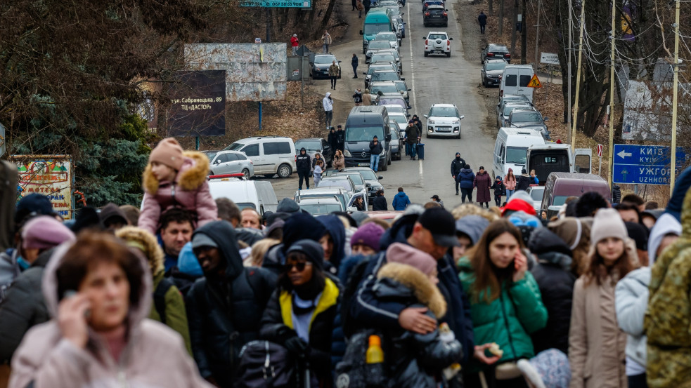 Migrációs szervezet: a magyar hatóságok hibátlanul kezelik a helyzetet