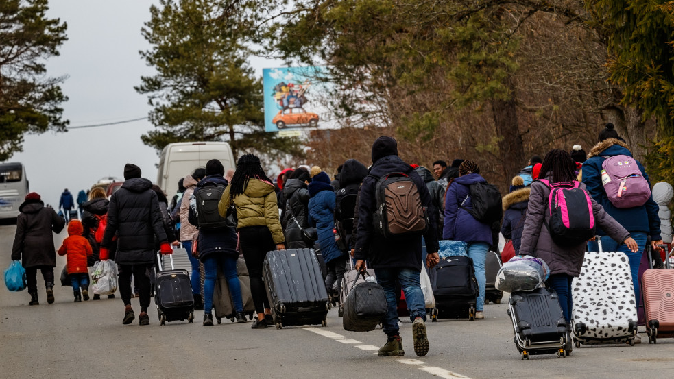 Megnyílt a humanitárius folyosó, elhagyhatják a lakosok Mariupolt
