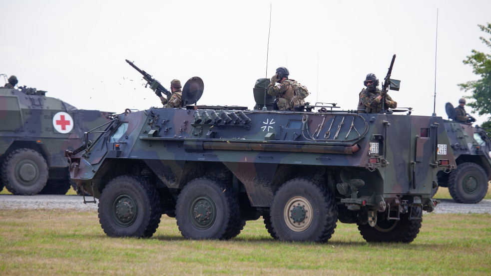 „Meg kell tudnunk védeni magunkat” – Németország megtagadta egy katonai jármű leszállítását Ukrajnának 