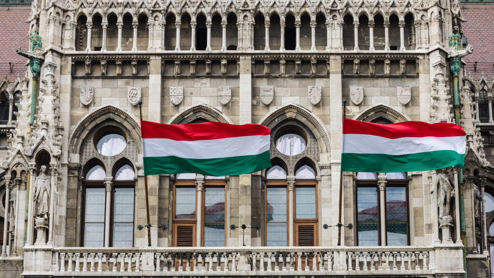 Benyújtották az átláthatósági törvényjavaslatot a parlamentnek 