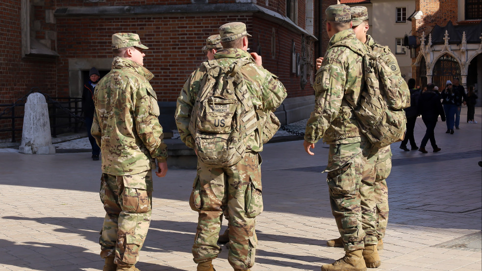 Legkevesebb százezer amerikai katona van jelen Európában