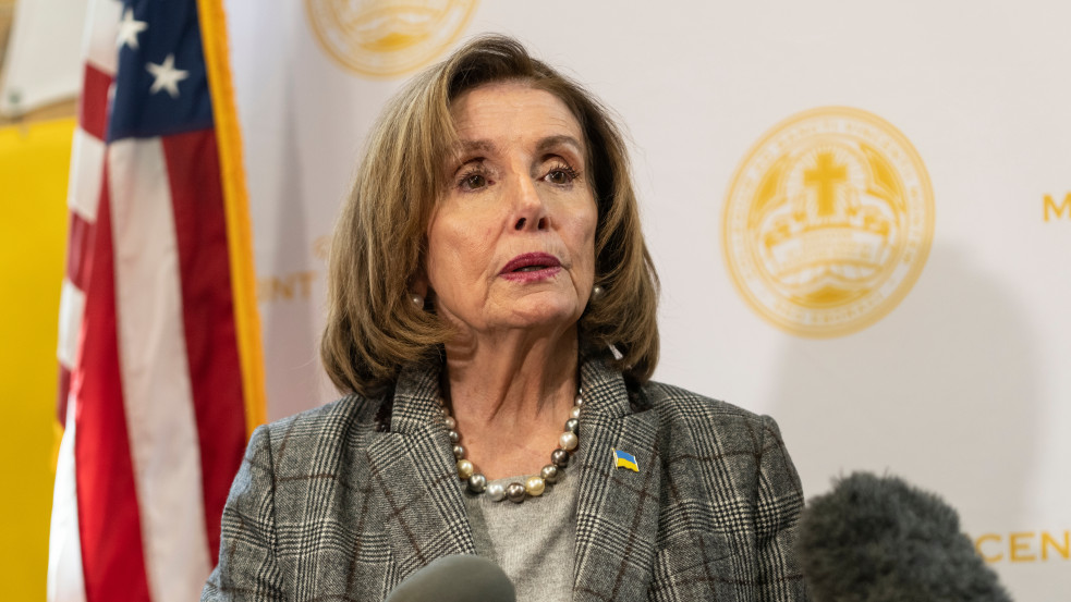 Rendkívüli: betörtek Nancy Pelosi otthonába, erőszakosan bántalmazták a férjét