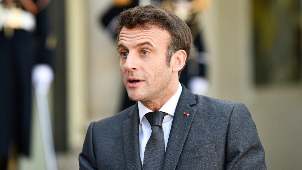 Kezdődik? Keményen egymásnak esett Macron és Morawiecki