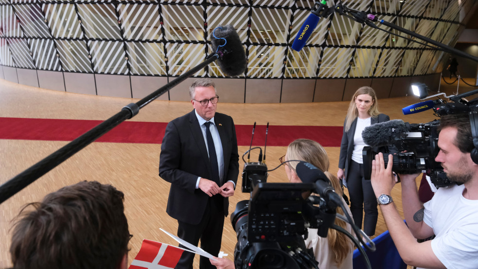 Betiltaná a muszlimok imára hívását a dán bevándorlási miniszter