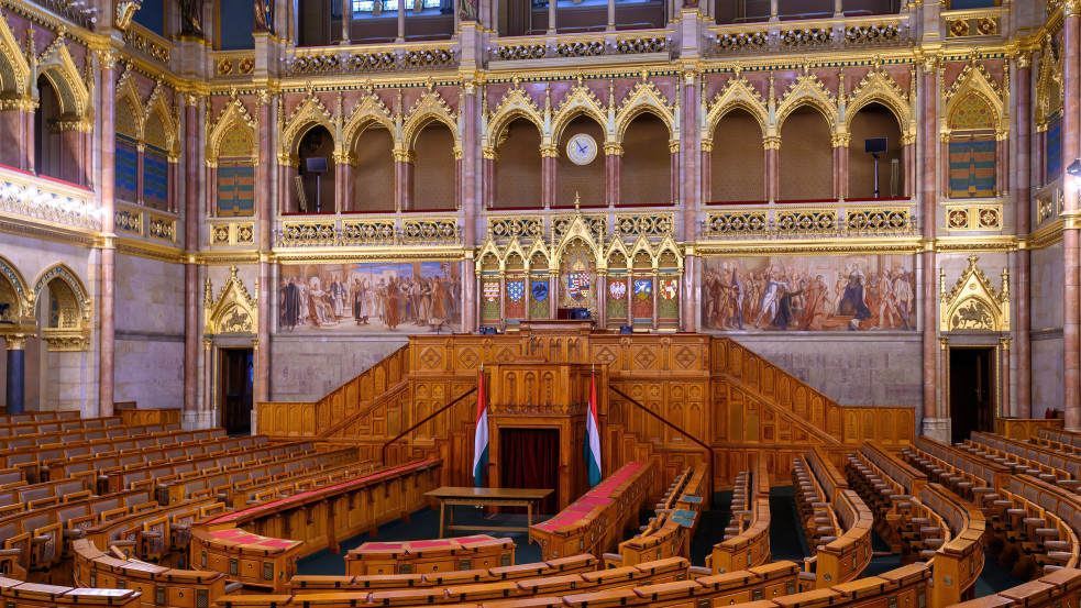 Rendkívüli ülés: a költségvetésről és a vármegyékről is döntés születhet 