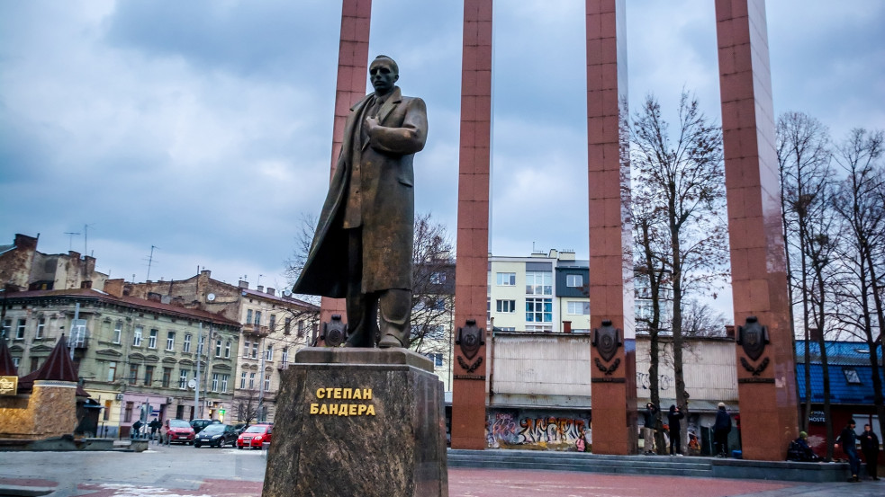 Efraim Zuroff szerint az ukránok sem írhatják át a múltat