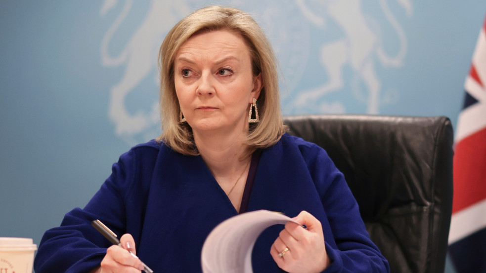 Liz Truss helyett Liz Trusselnek gratulálnak sorra a Twitteren