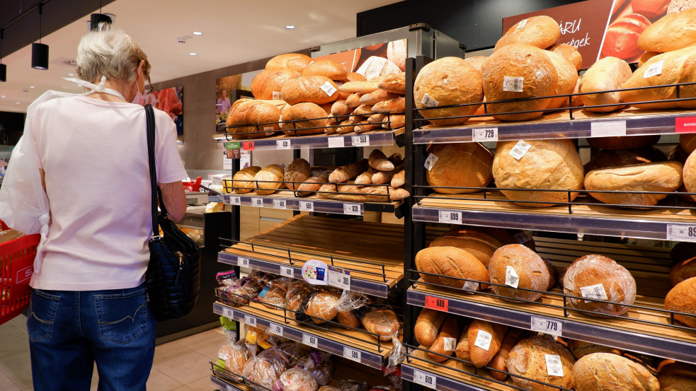 Egyre kisebb a forgalom az élelmiszerboltokban, hasítanak a használtcikk-üzletek  