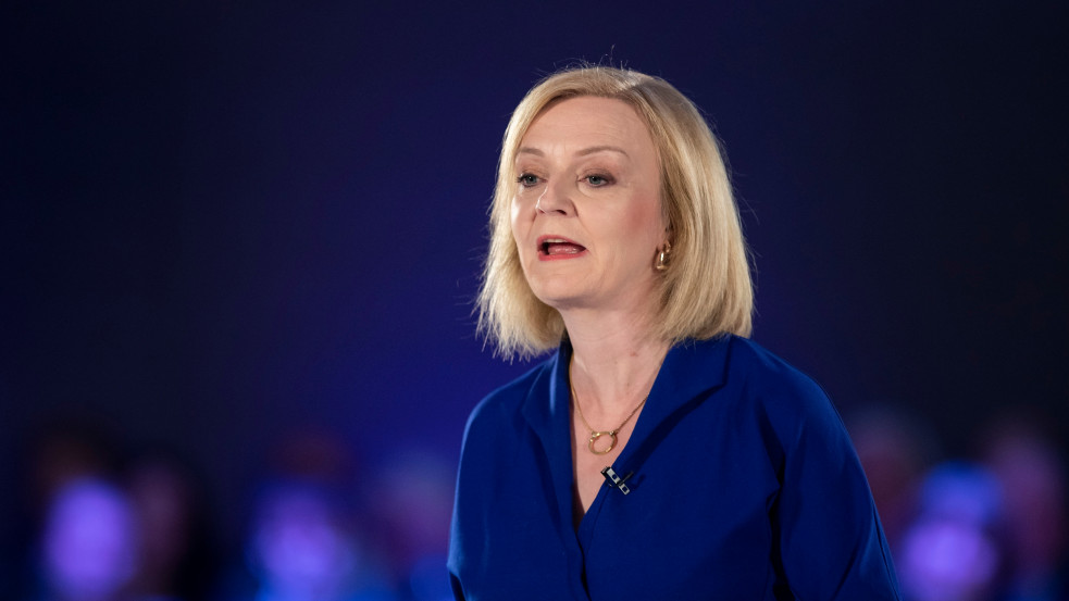 Liz Truss elismerte, hogy hibázott, de nem akar lemondani 