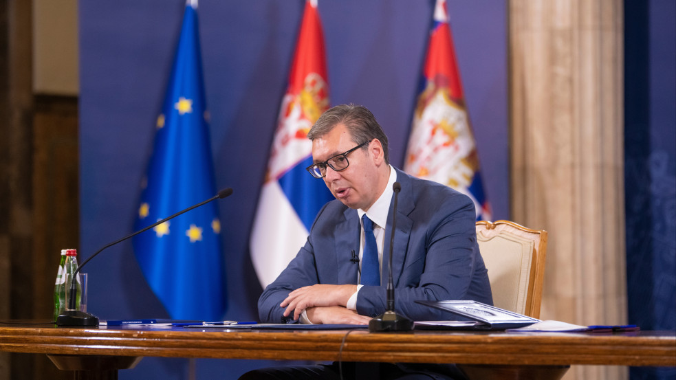 Globális konfliktus törhet ki néhány hónapon belül, figyelmeztet a szerb elnök