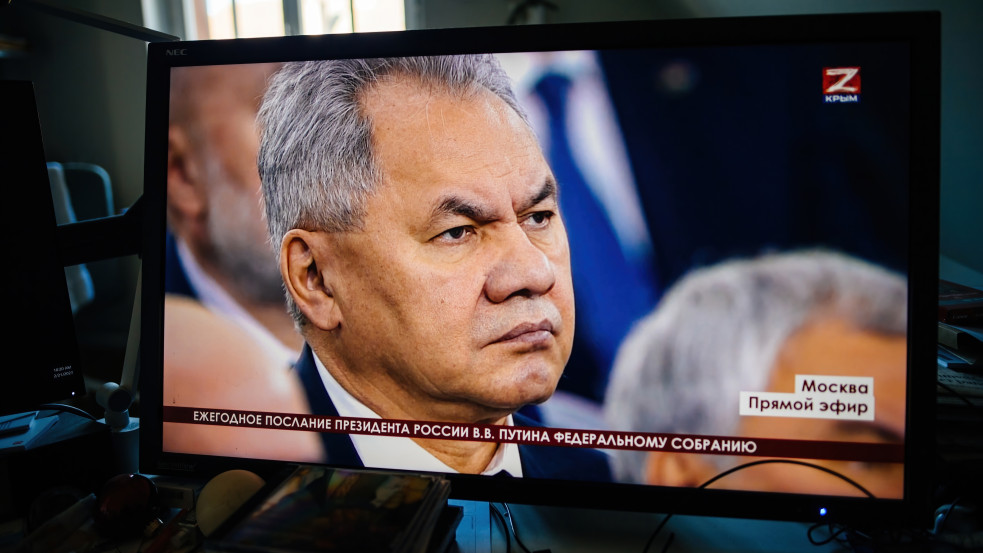 Putyin leváltotta a védelmi miniszterét