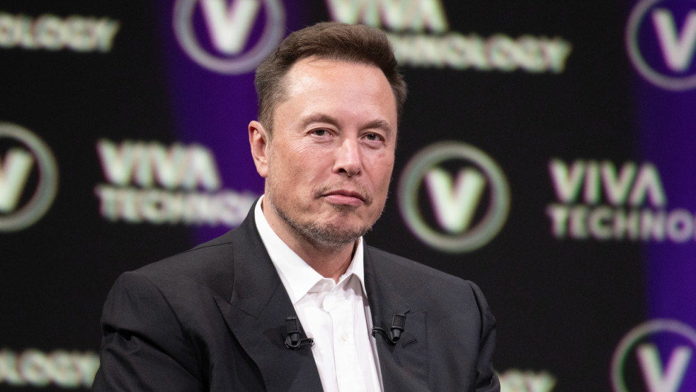 Videó: mesterlövész-puskával lövöldözött Elon Musk, magára haragította a liberálisokat