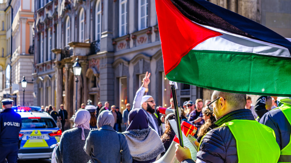 Németországban teljesen betiltották a Hamász tevékenységét
