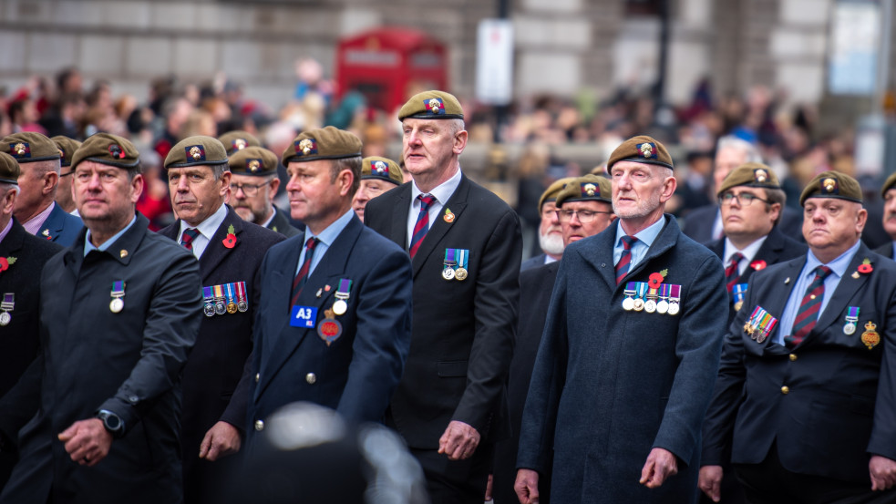 Emelik a korhatárt: 65 éves veteránokat is behívhatnak majd harcolni Nagy-Britanniában