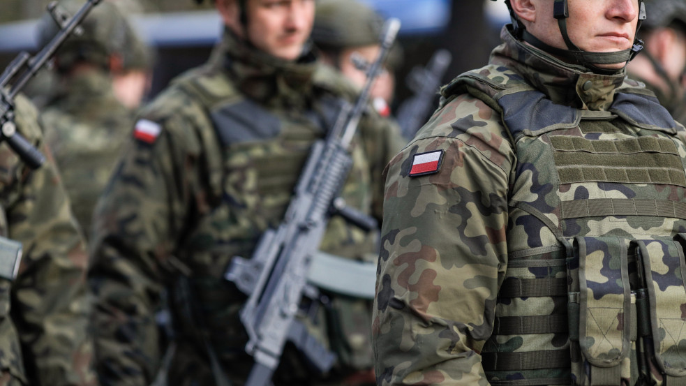 Hivatalos: Félmilliós hadsereget állít fel Lengyelország