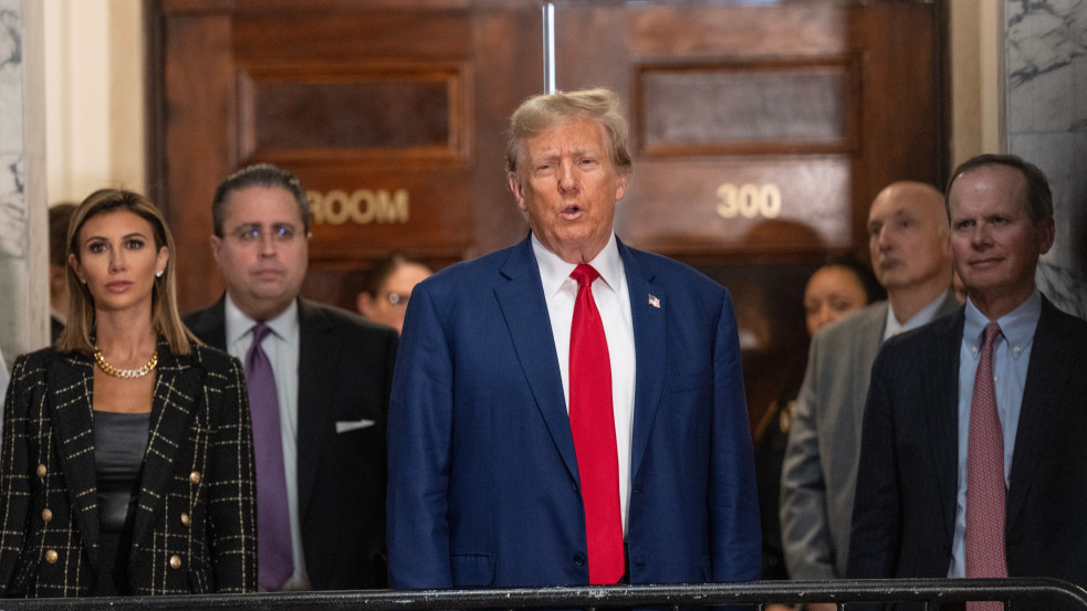 Trump akkora összegre perli a BBC-t, hogy az vetekszik a cég éves bevételeivel