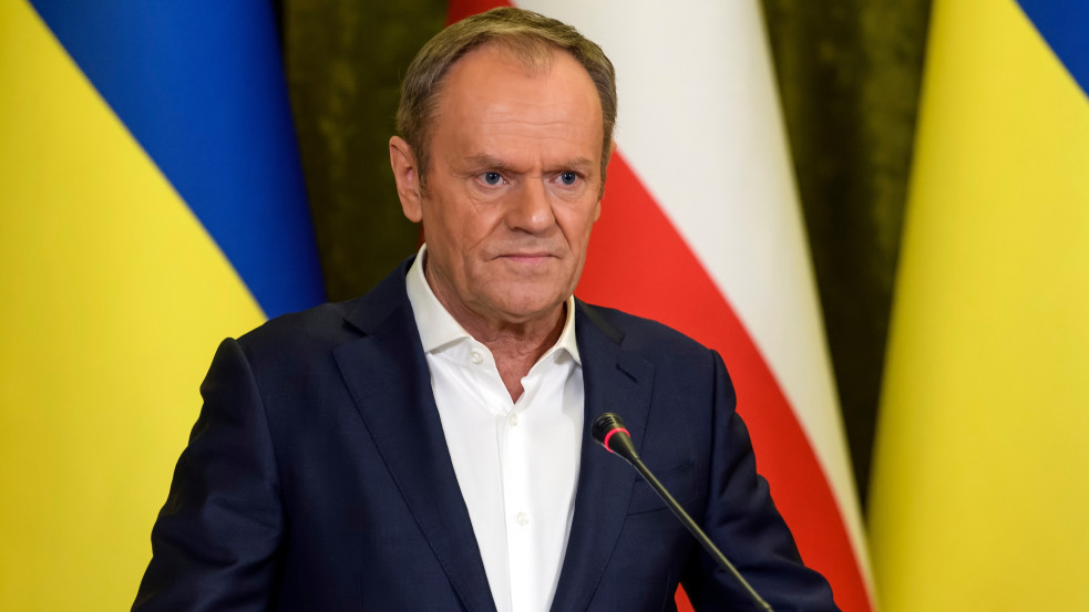 Tusk elismerte, hogy már ott vannak a NATO-katonák Ukrajnában