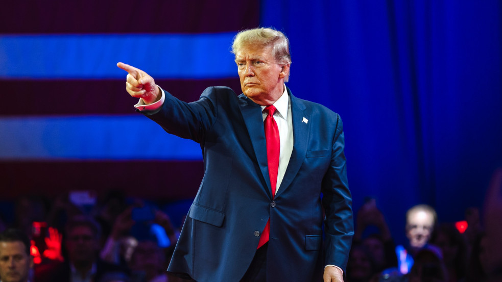 Augusztustól léphetnek életbe Tump vámjai