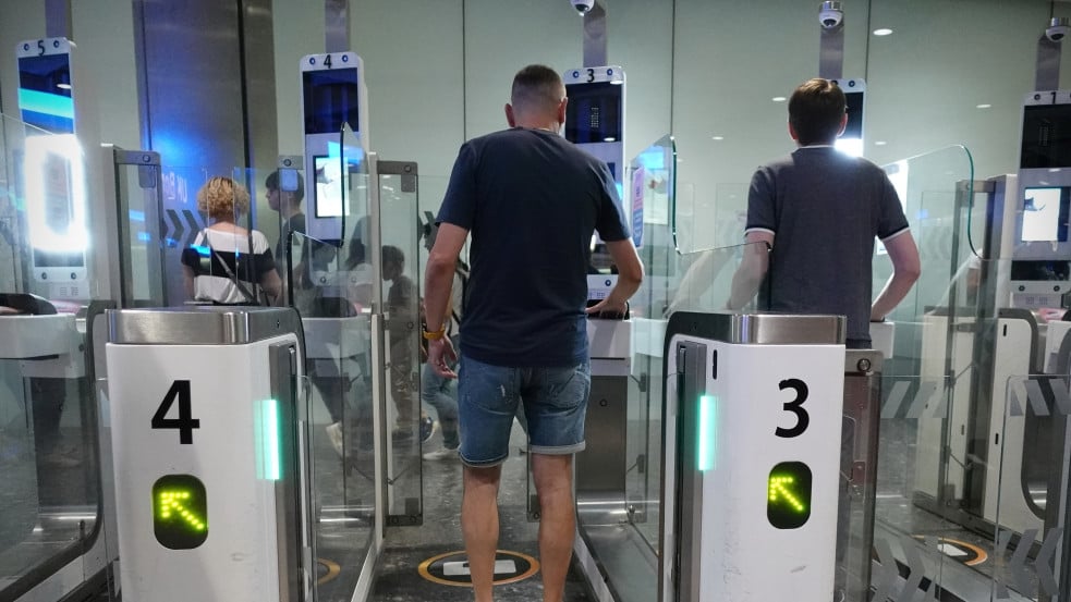 Nem vihetnek magukkal Bibliát a Nicaraguába utazó turisták