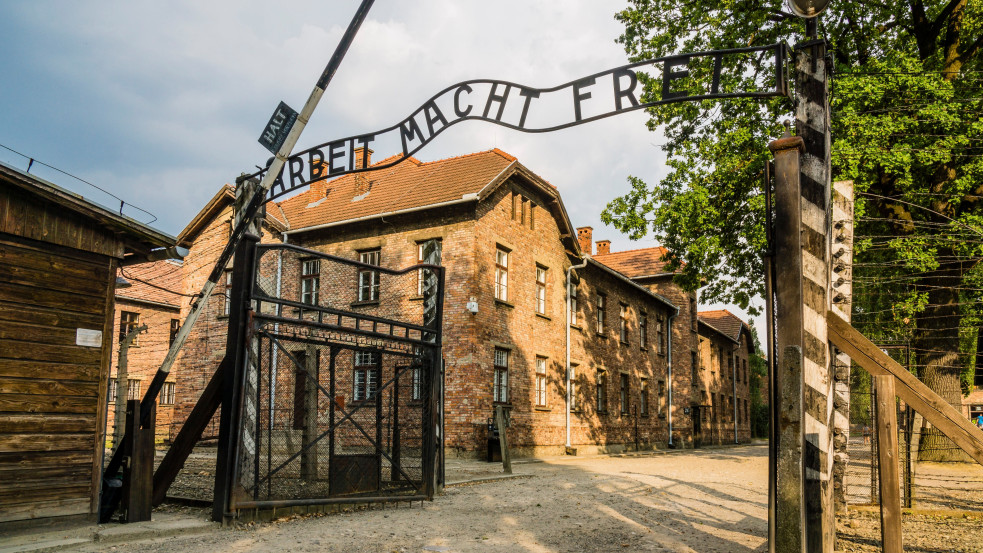 Kilenc külföldi hatolt be illegálisan az auschwitzi emlékhelyre, bírságot kaptak