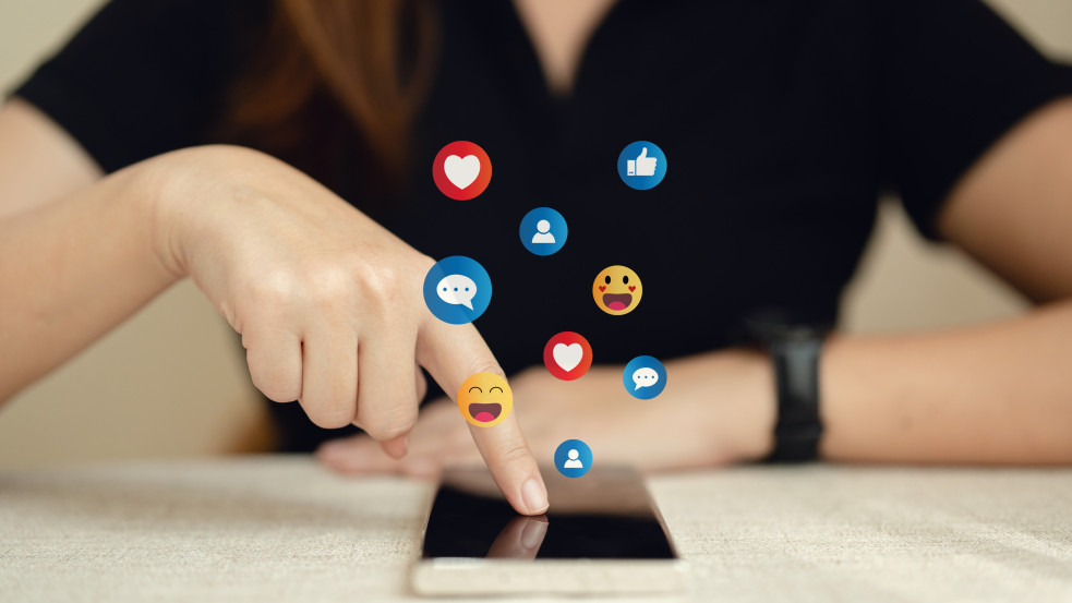 Spanyolország is betiltja a közösségi médiát 16 éves kor alatt