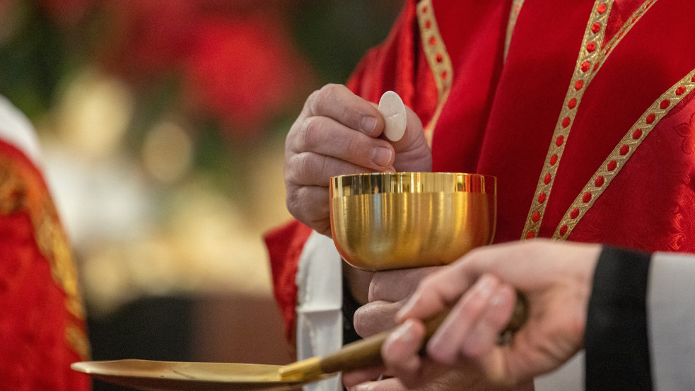 Több mint 600 ezer német hagyta ott a katolikus és a protestáns egyházat tavaly