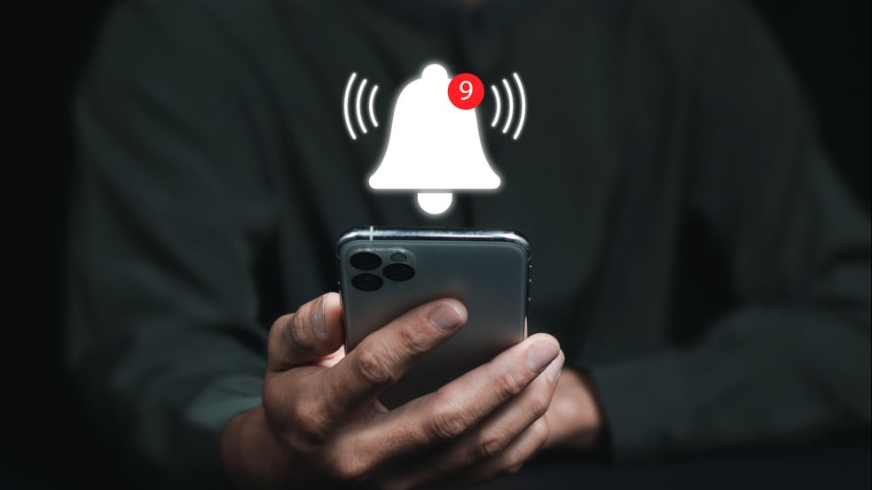 Új mobilos riasztási rendszerrel áll elő a Kormány