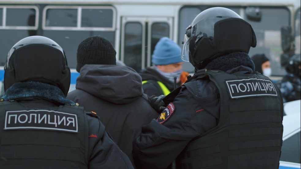 Pokolgépet robbantottak egy rendőrségi járőrautó mellett Moszkva belvárosában