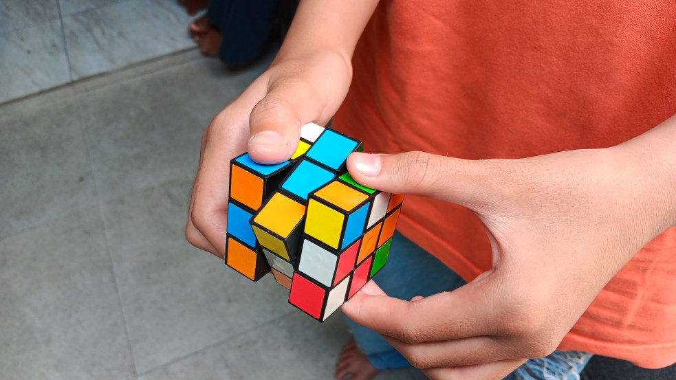 6 éves kislány döntött világcsúcsot Rubik-kocka kirakásában