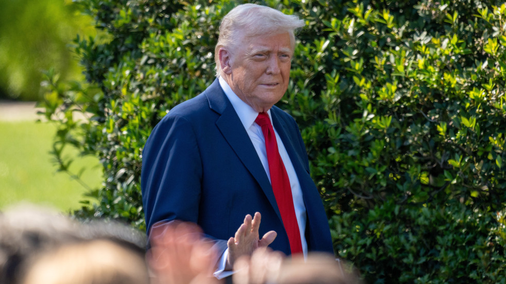 Perli Trumpot a CNN, amiért kitiltotta őket a Fehér Házból