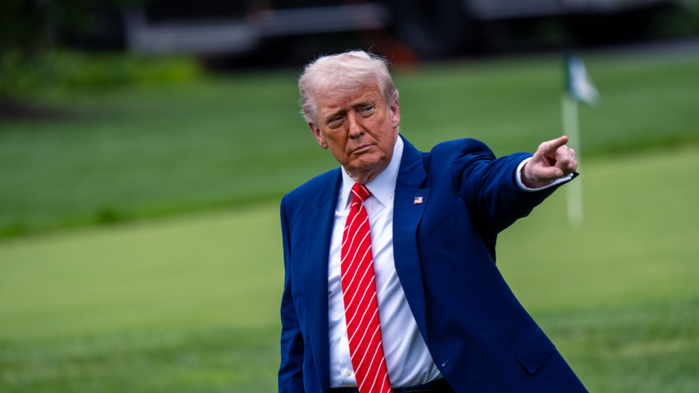 Trumpnak elege lett: tartósan felfüggesztené a „harmadik világból” érkező bevándorlást