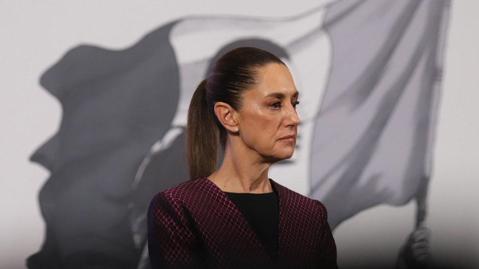 Őrület: Nyílt utcán kezdték el fogdosni Mexikó női elnökét - videó